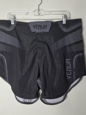 Venum Black/Grey Tempest 2.0 Fightshorts